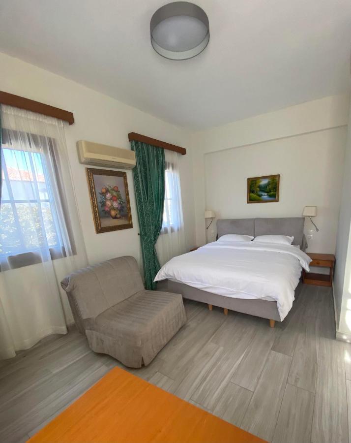 Victoria Studios Spetses Town Exterior photo