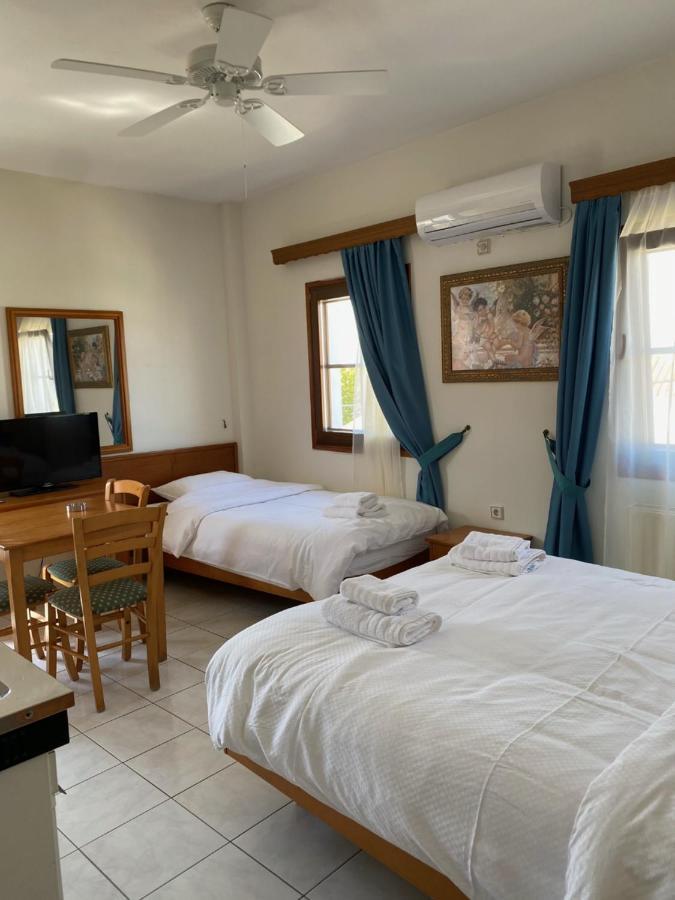 Victoria Studios Spetses Town Exterior photo