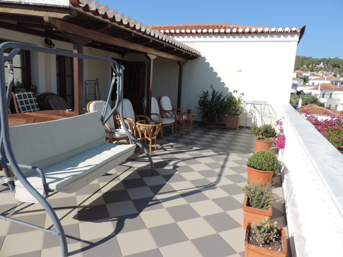 Victoria Studios Spetses Town Exterior photo