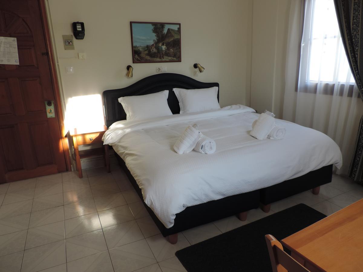 Victoria Studios Spetses Town Exterior photo